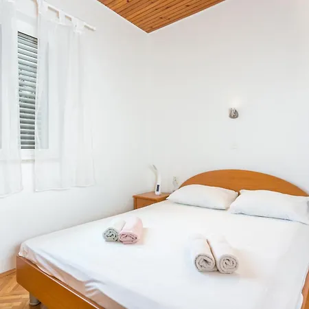 Apartament By The Sea Tucepi, Makarska - 22384 *