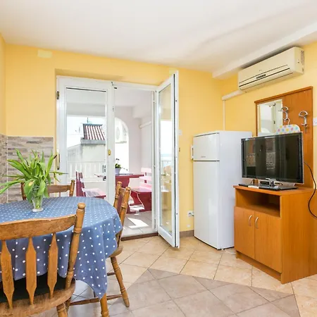 アパート By The Sea Tucepi, Makarska - 22384 *