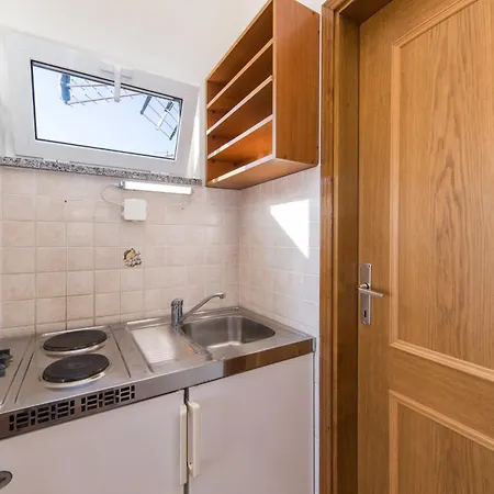 Apartament By The Sea Tucepi, Makarska - 22384 *
