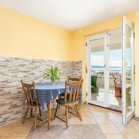 Appartement By The Sea Tucepi, Makarska - 22384 *