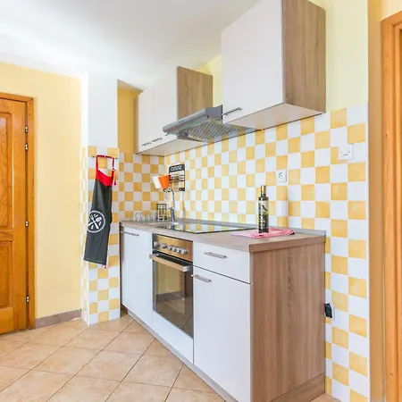 Apartament By The Sea Tucepi, Makarska - 22384 Tučepi