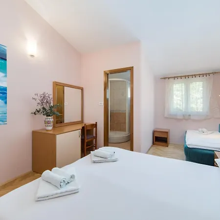 By The Sea Tucepi, Makarska - 22384 شقة *