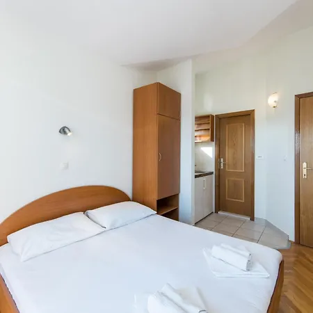 Apartament By The Sea Tucepi, Makarska - 22384 *