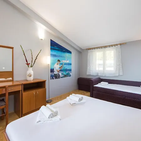 By The Sea Tucepi, Makarska - 22384 アパート *