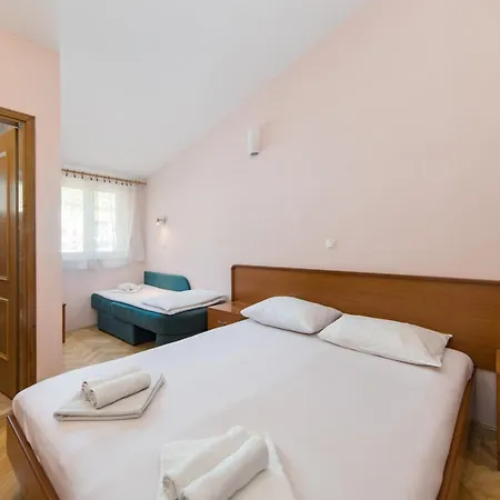 アパート By The Sea Tucepi, Makarska - 22384 Tučepi